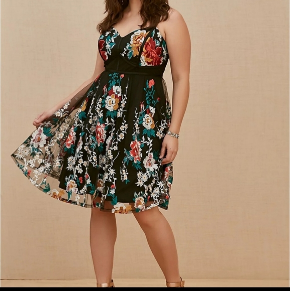 Torrid ISO ❤ - Picture 2 of 2